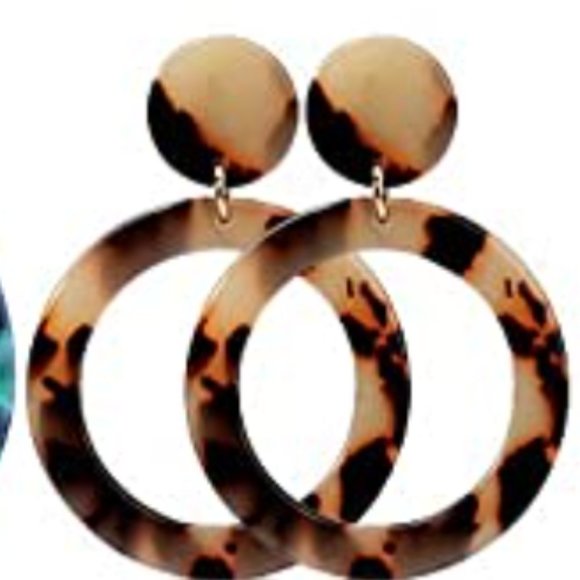 Leopard Circle Earrings - Picture 4 of 4